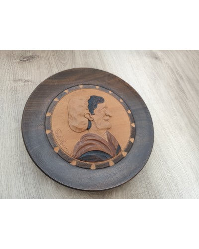 Assiette ancienne décorative en bois signée " Font Romeu GERARD"