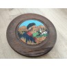 Assiette ancienne décorative en bois Art Populaire décor peint à la main signée MP
